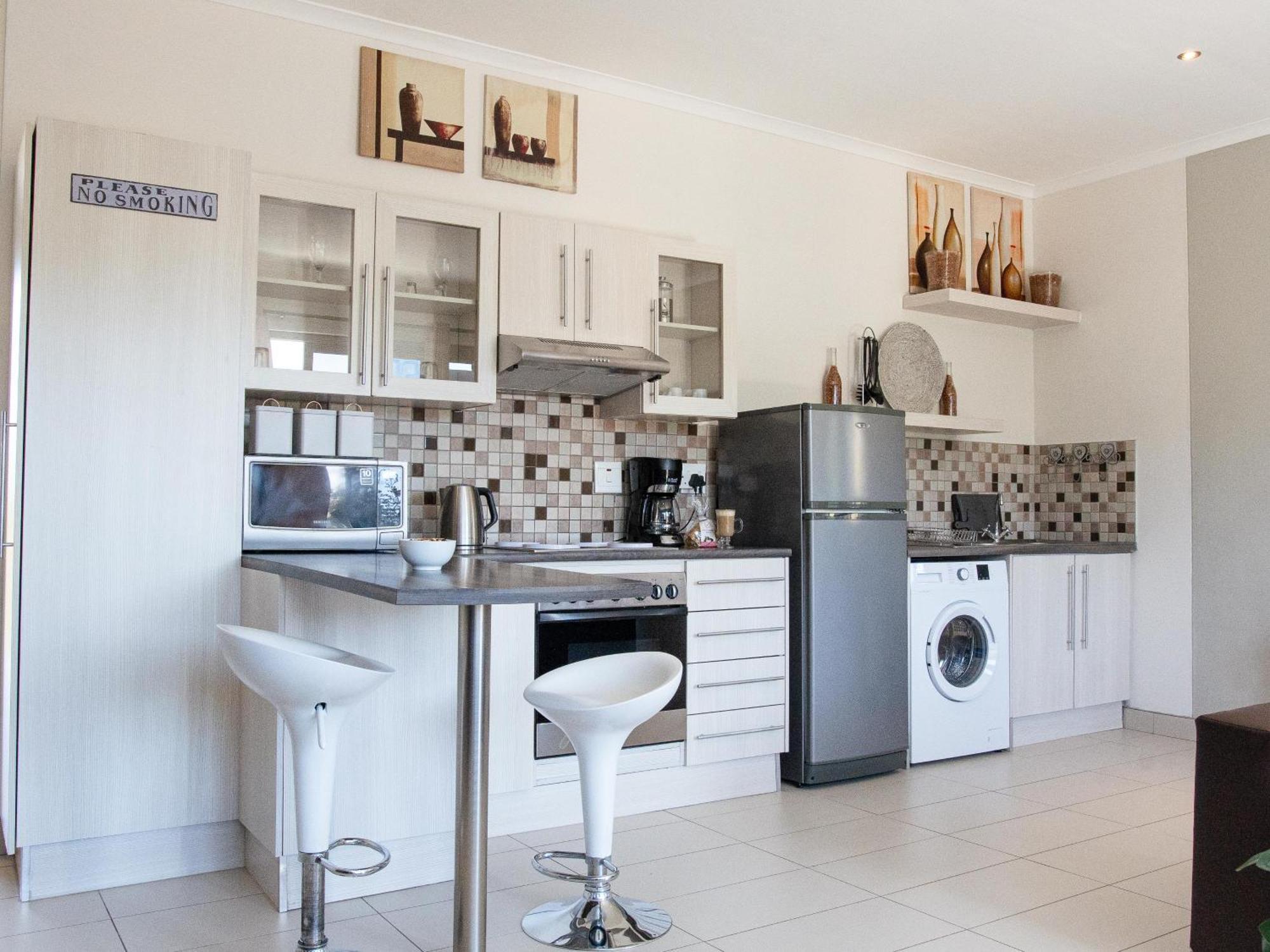 Rieks Van Der Walt Self-Catering Apartment Windhoek Bagian luar foto