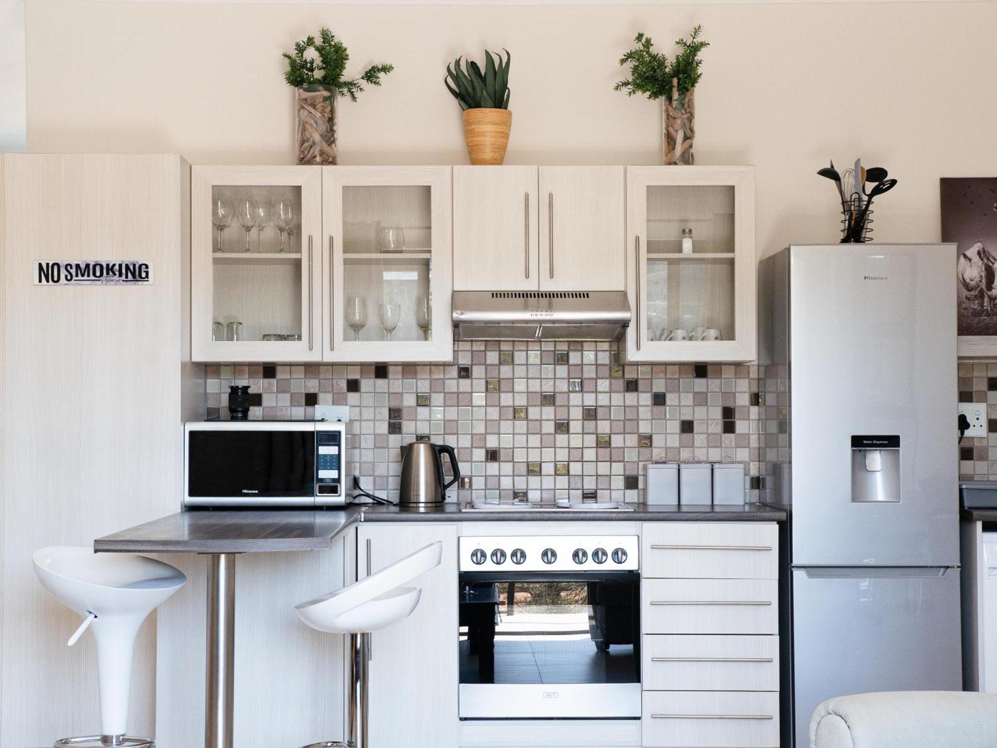 Rieks Van Der Walt Self-Catering Apartment Windhoek Bagian luar foto