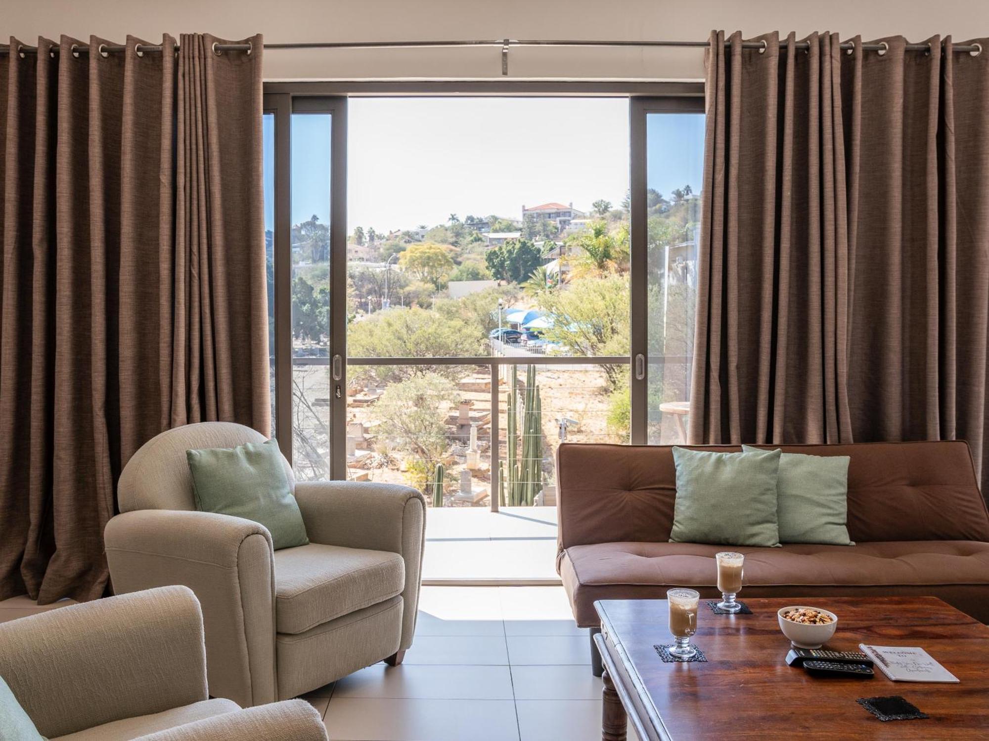 Rieks Van Der Walt Self-Catering Apartment Windhoek Bagian luar foto