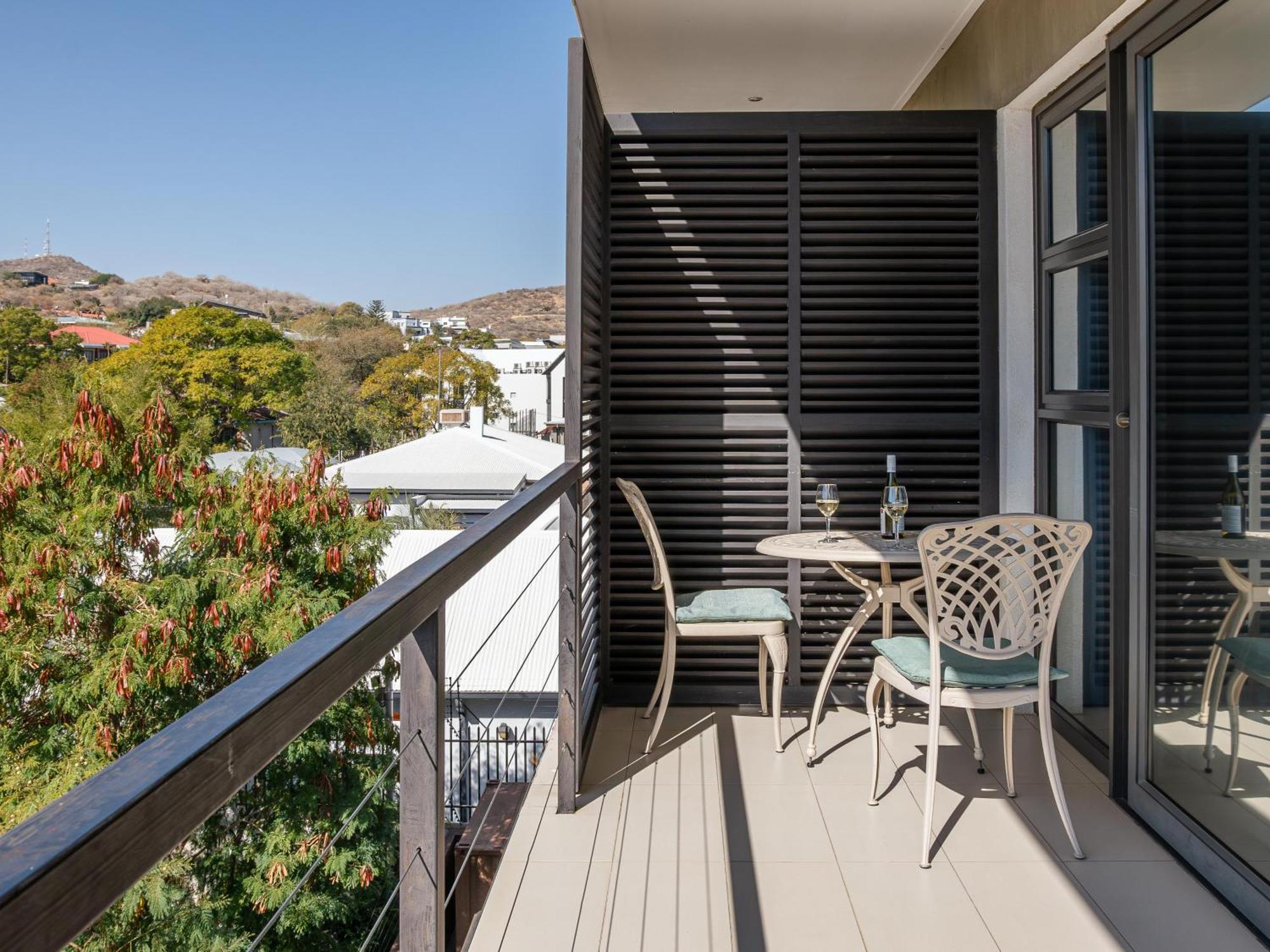 Rieks Van Der Walt Self-Catering Apartment Windhoek Bagian luar foto