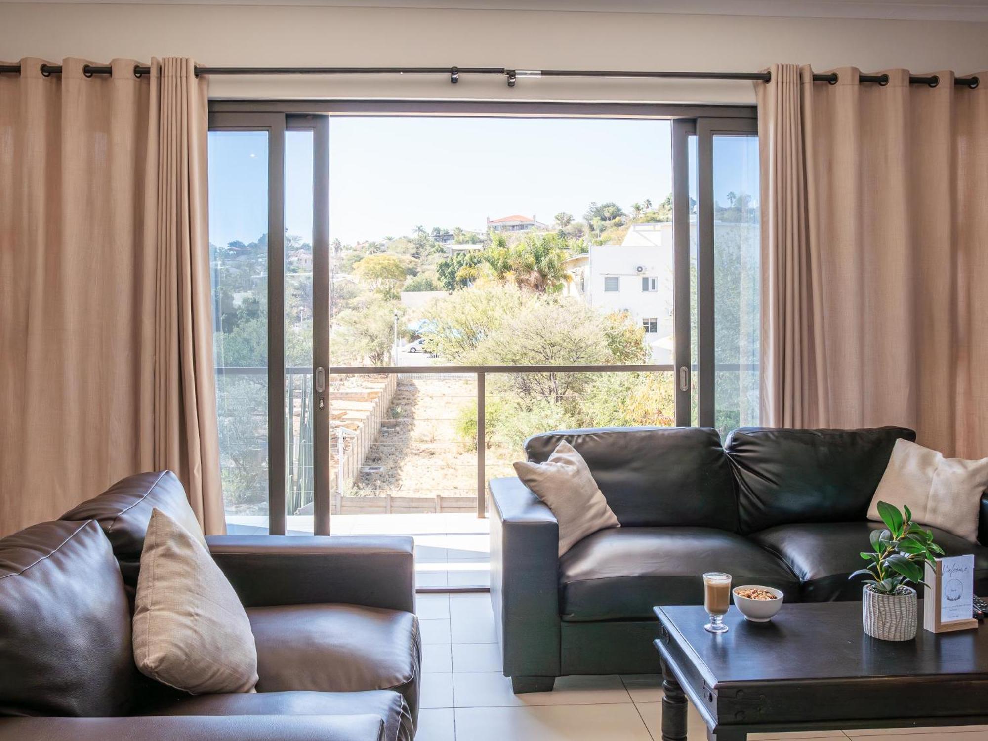 Rieks Van Der Walt Self-Catering Apartment Windhoek Bagian luar foto