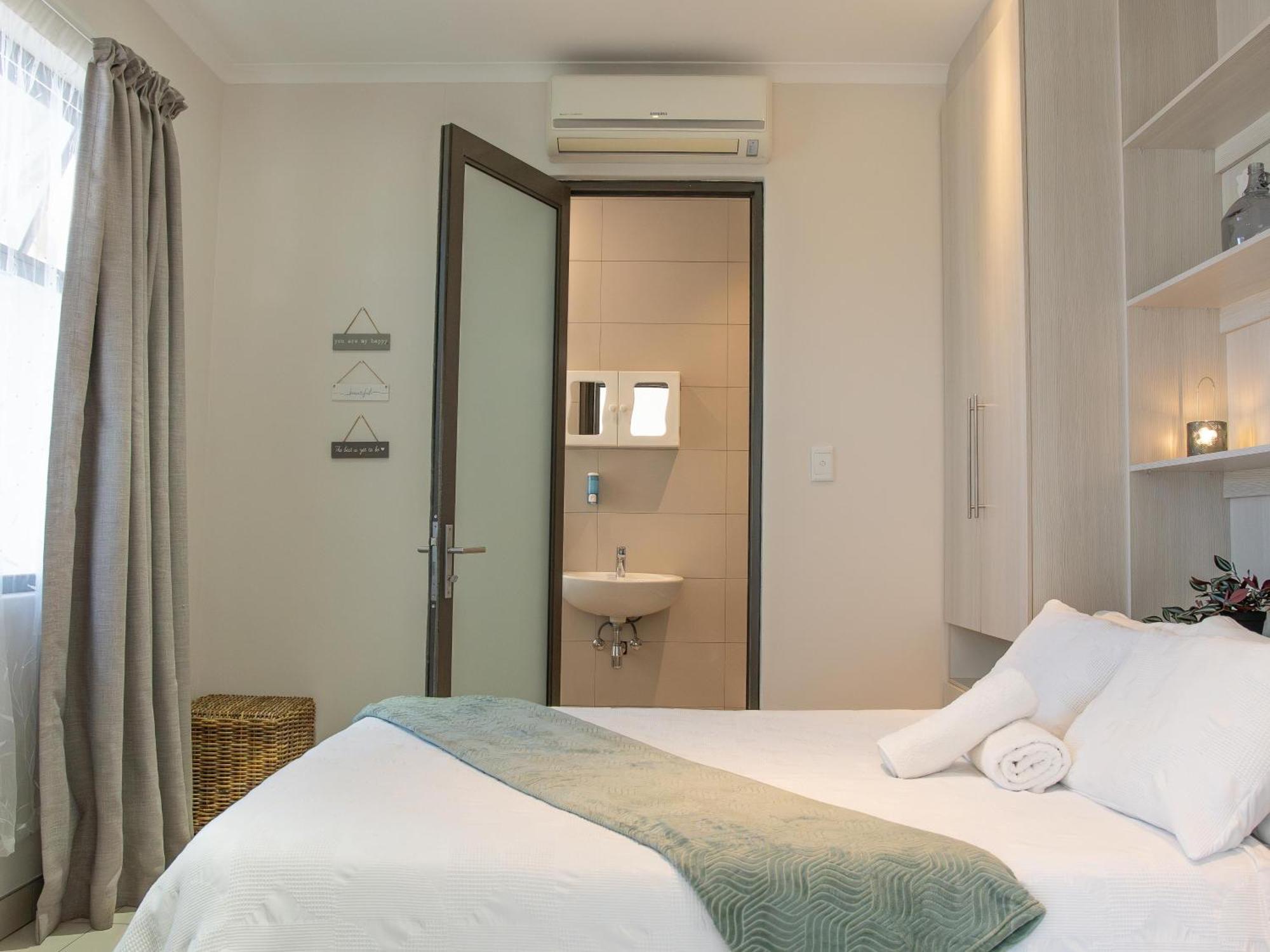 Rieks Van Der Walt Self-Catering Apartment Windhoek Bagian luar foto